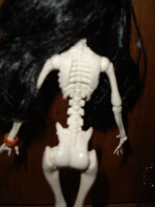 doyoulikethistoo wordpress com Skelita Calaveras body torso back side Monster High review